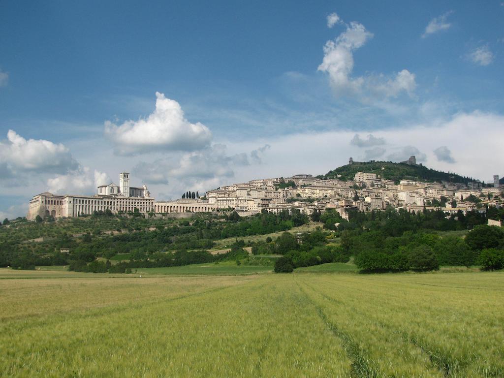 La Sorgente Del Subasio Assisi Apartment Bagian luar foto